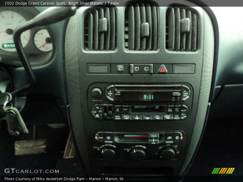 Bright Silver Metallic / Taupe 2002 Dodge Grand Caravan Sport