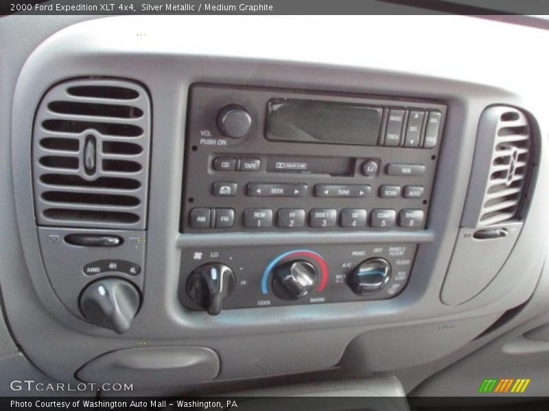 Silver Metallic / Medium Graphite 2000 Ford Expedition XLT 4x4