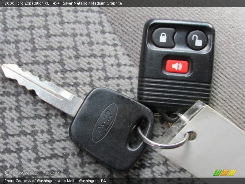 Silver Metallic / Medium Graphite 2000 Ford Expedition XLT 4x4