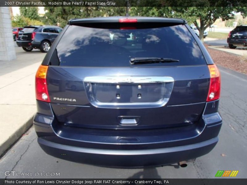 Modern Blue Pearl / Pastel Slate Gray 2007 Chrysler Pacifica