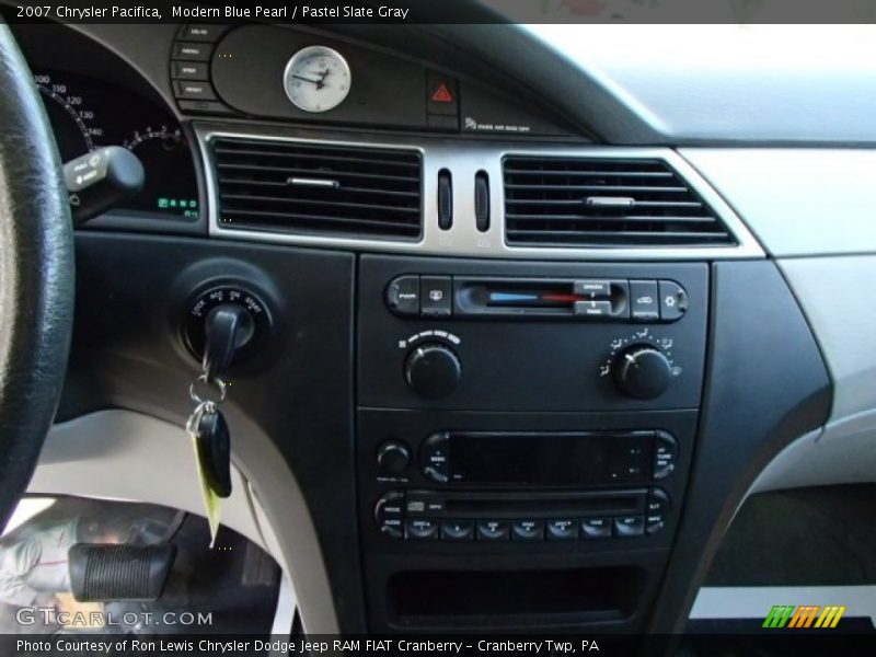 Modern Blue Pearl / Pastel Slate Gray 2007 Chrysler Pacifica