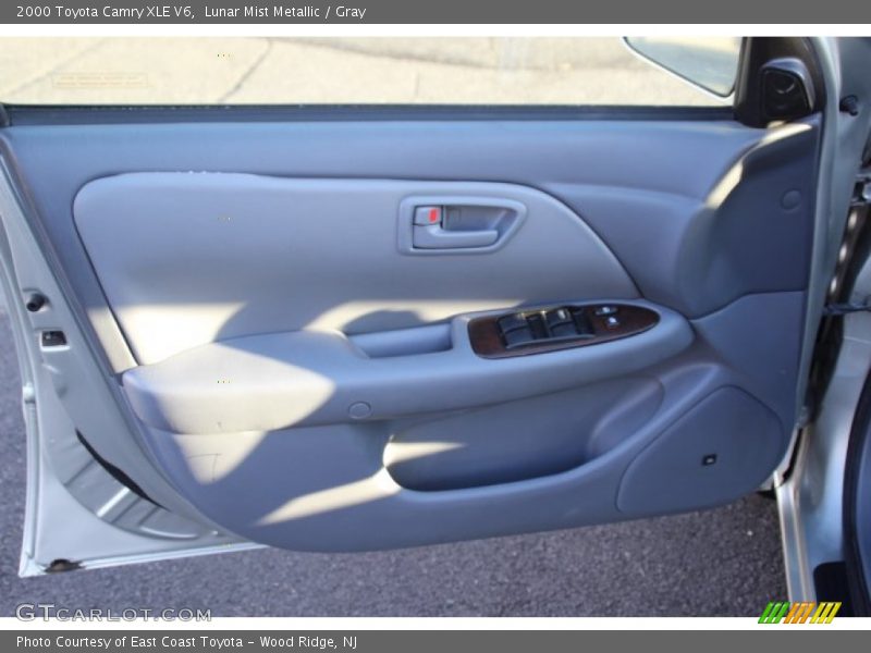 Lunar Mist Metallic / Gray 2000 Toyota Camry XLE V6