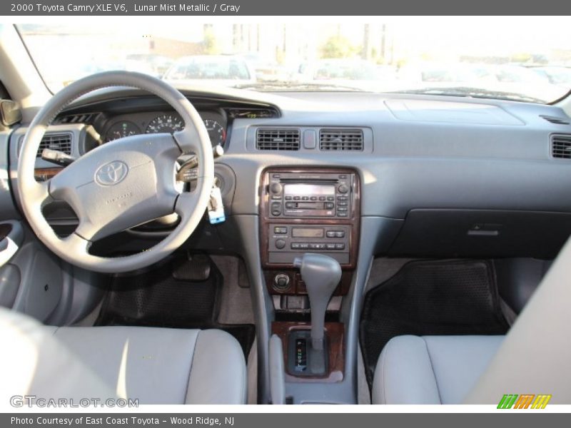 Lunar Mist Metallic / Gray 2000 Toyota Camry XLE V6