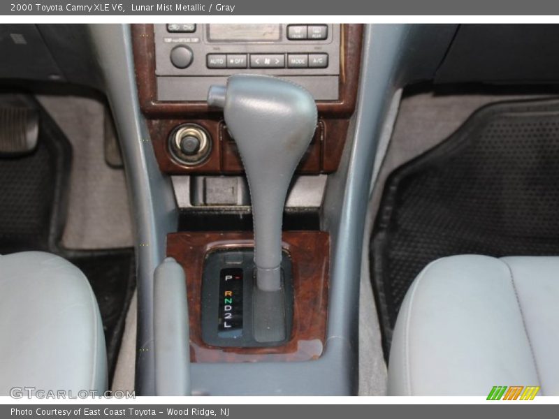 Lunar Mist Metallic / Gray 2000 Toyota Camry XLE V6
