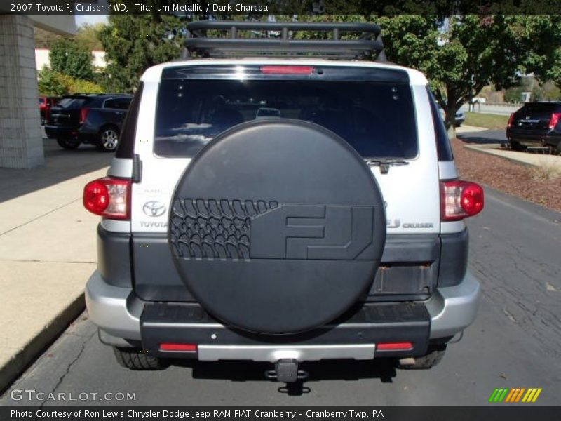 Titanium Metallic / Dark Charcoal 2007 Toyota FJ Cruiser 4WD