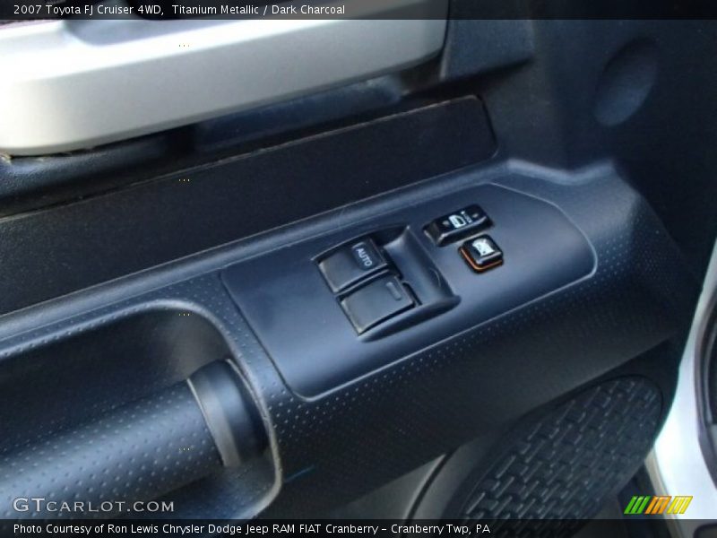 Titanium Metallic / Dark Charcoal 2007 Toyota FJ Cruiser 4WD