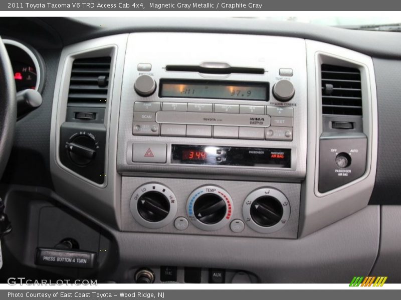 Magnetic Gray Metallic / Graphite Gray 2011 Toyota Tacoma V6 TRD Access Cab 4x4