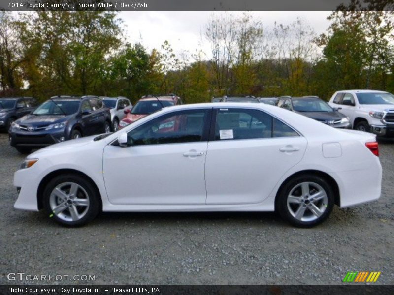 Super White / Black/Ash 2014 Toyota Camry SE