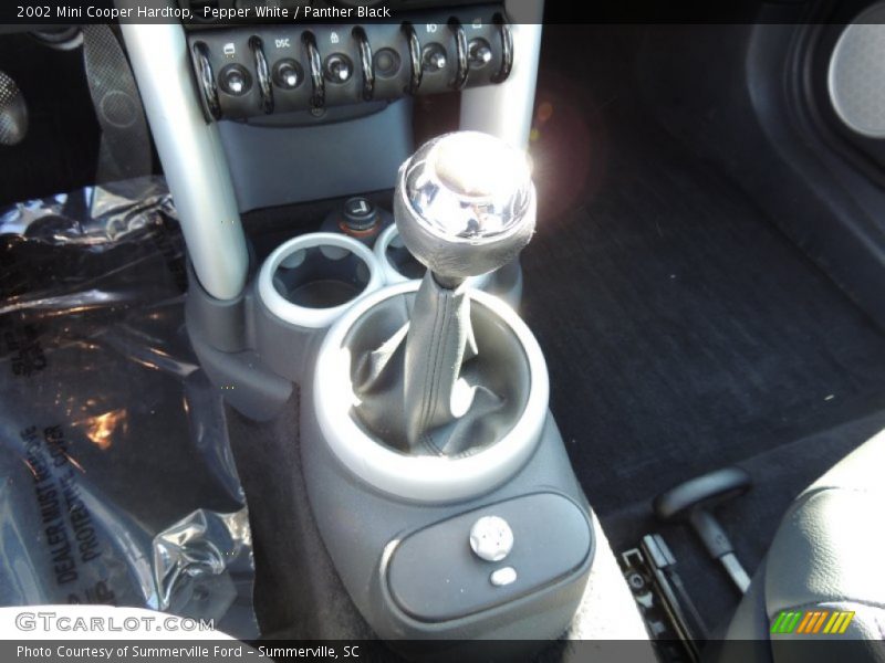 Pepper White / Panther Black 2002 Mini Cooper Hardtop