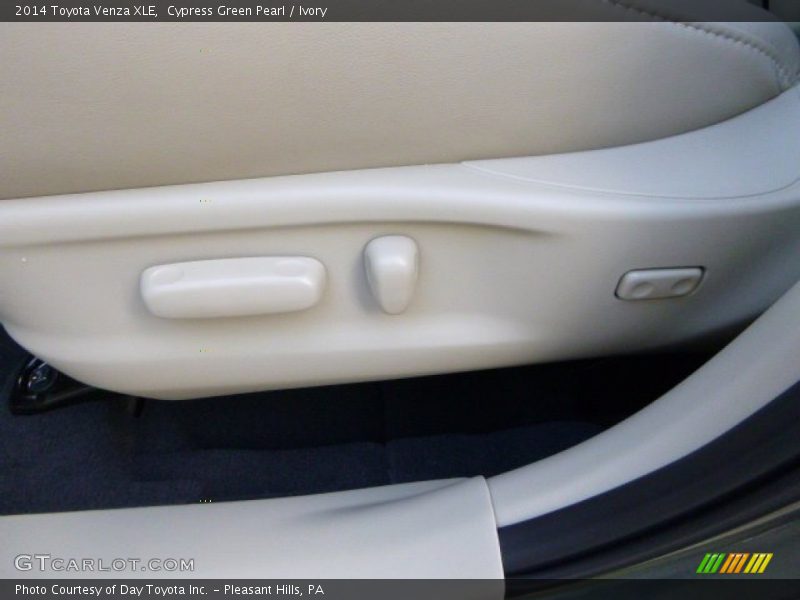 Cypress Green Pearl / Ivory 2014 Toyota Venza XLE