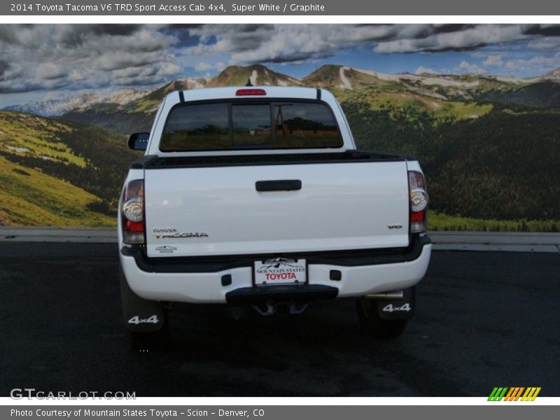 Super White / Graphite 2014 Toyota Tacoma V6 TRD Sport Access Cab 4x4