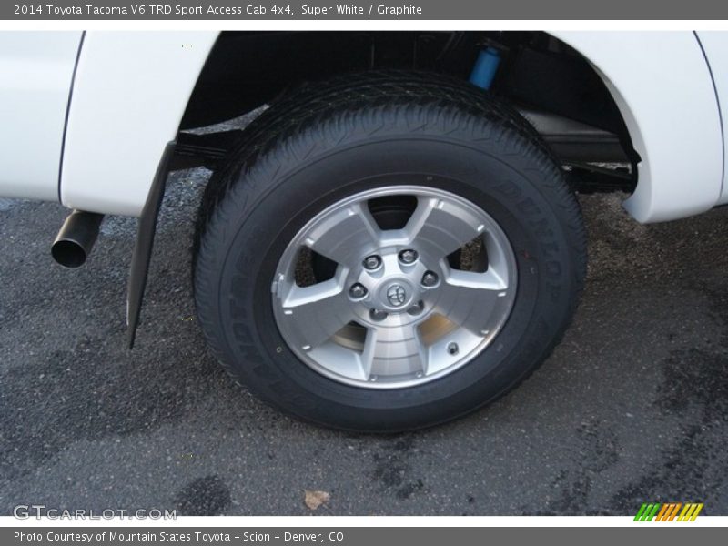 Super White / Graphite 2014 Toyota Tacoma V6 TRD Sport Access Cab 4x4