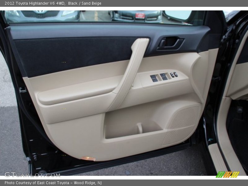 Black / Sand Beige 2012 Toyota Highlander V6 4WD