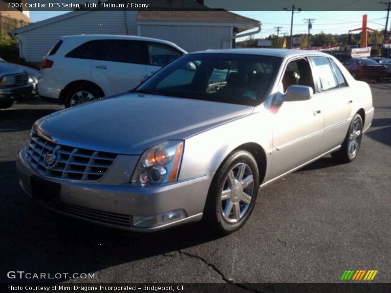 Light Platinum / Ebony 2007 Cadillac DTS Sedan