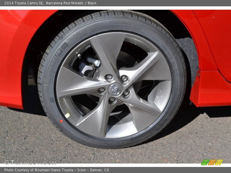 Barcelona Red Metallic / Black 2014 Toyota Camry SE