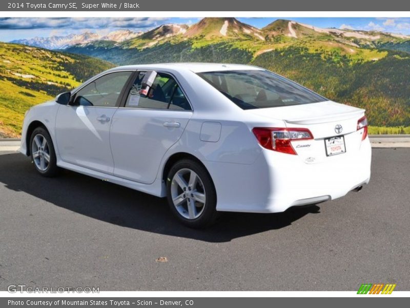 Super White / Black 2014 Toyota Camry SE