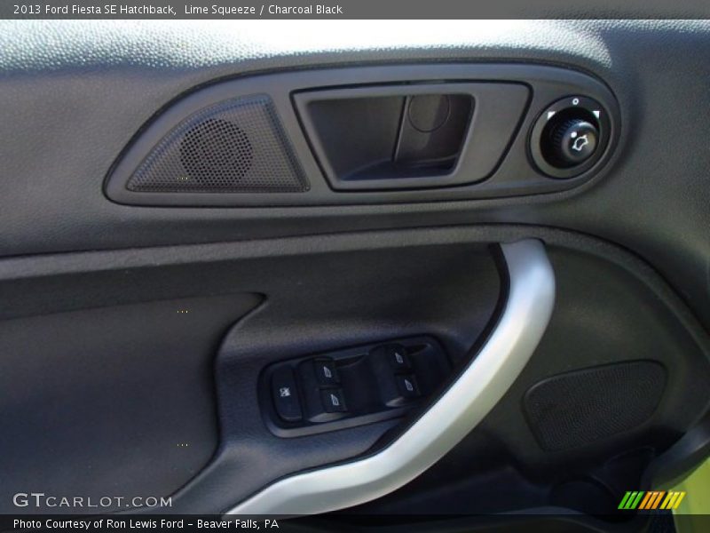 Lime Squeeze / Charcoal Black 2013 Ford Fiesta SE Hatchback