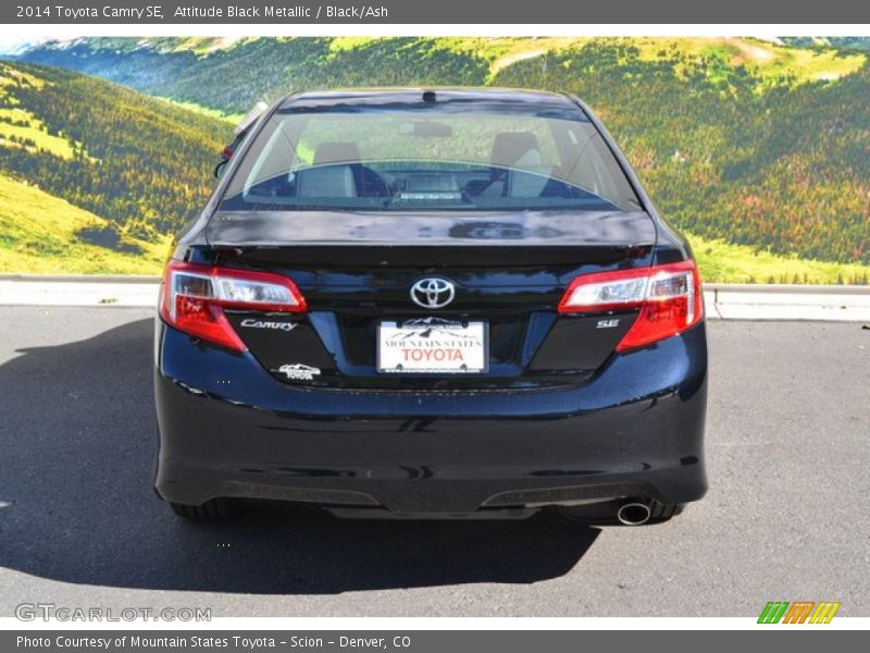 Attitude Black Metallic / Black/Ash 2014 Toyota Camry SE