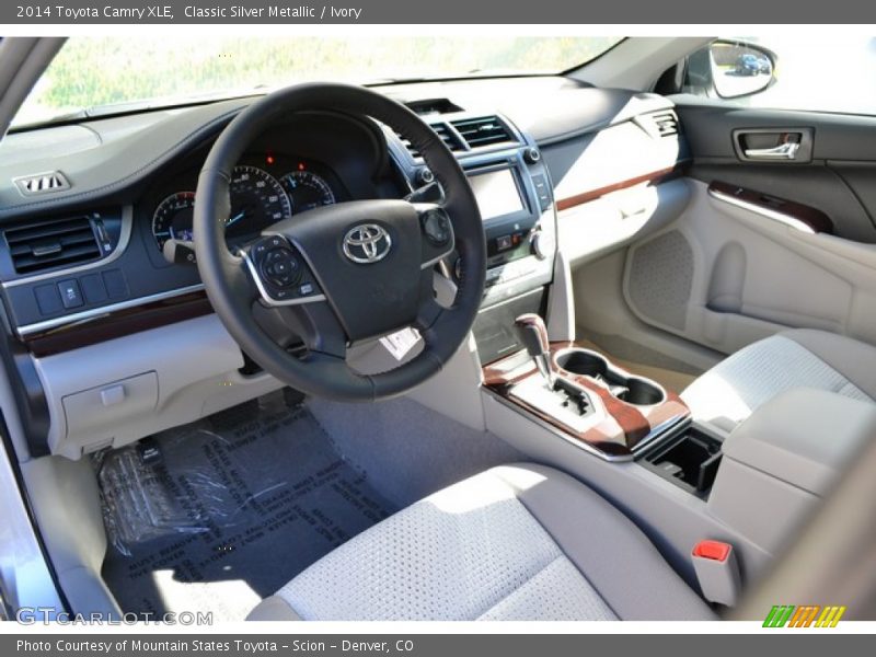 Classic Silver Metallic / Ivory 2014 Toyota Camry XLE