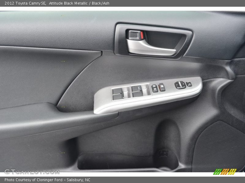 Attitude Black Metallic / Black/Ash 2012 Toyota Camry SE
