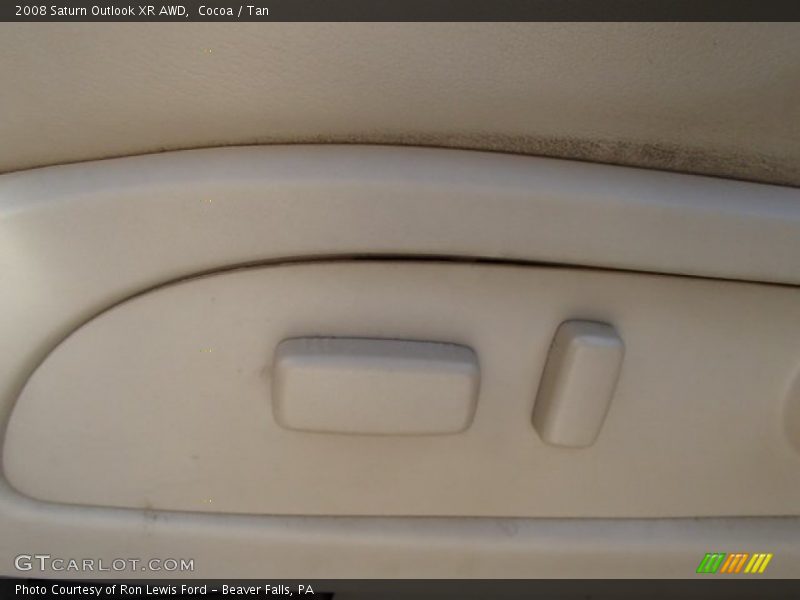 Cocoa / Tan 2008 Saturn Outlook XR AWD