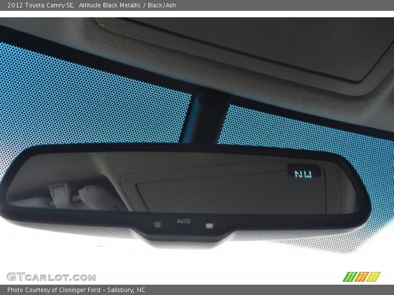 Attitude Black Metallic / Black/Ash 2012 Toyota Camry SE