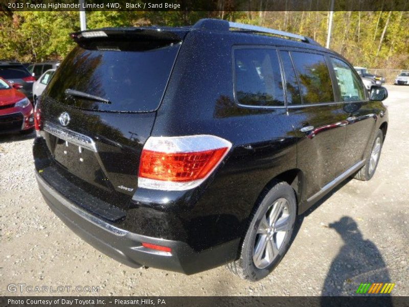 Black / Sand Beige 2013 Toyota Highlander Limited 4WD