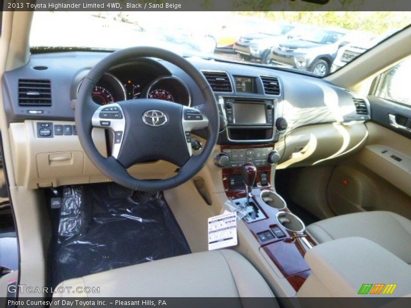 Black / Sand Beige 2013 Toyota Highlander Limited 4WD