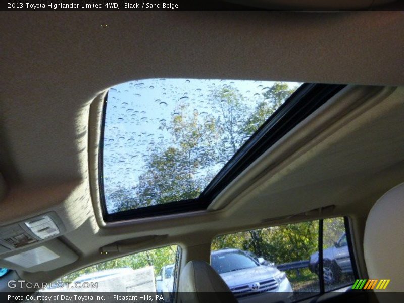 Black / Sand Beige 2013 Toyota Highlander Limited 4WD