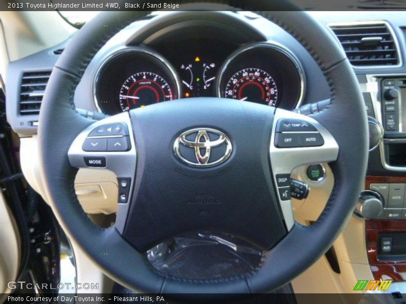 Black / Sand Beige 2013 Toyota Highlander Limited 4WD