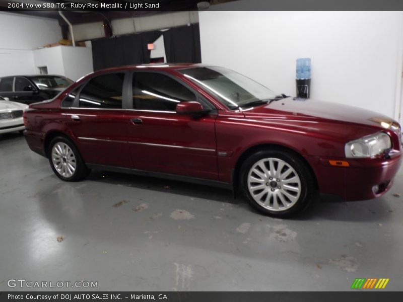 Ruby Red Metallic / Light Sand 2004 Volvo S80 T6