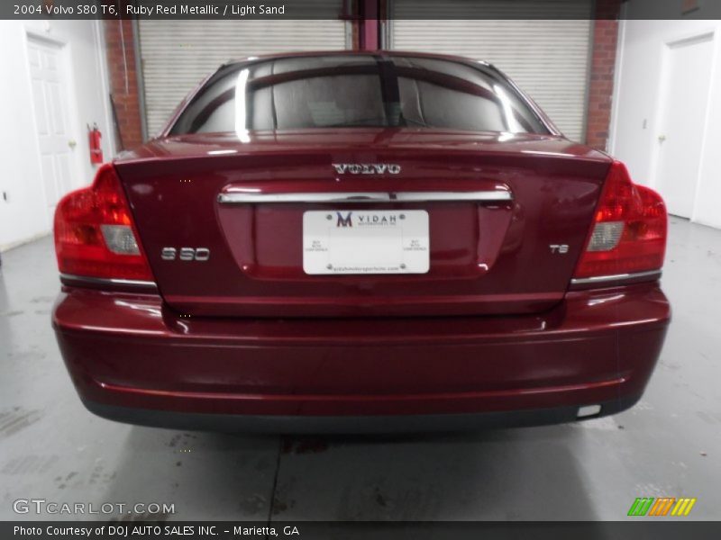 Ruby Red Metallic / Light Sand 2004 Volvo S80 T6