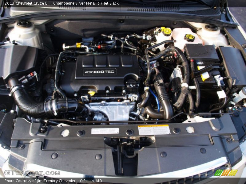 Champagne Silver Metallic / Jet Black 2013 Chevrolet Cruze LT