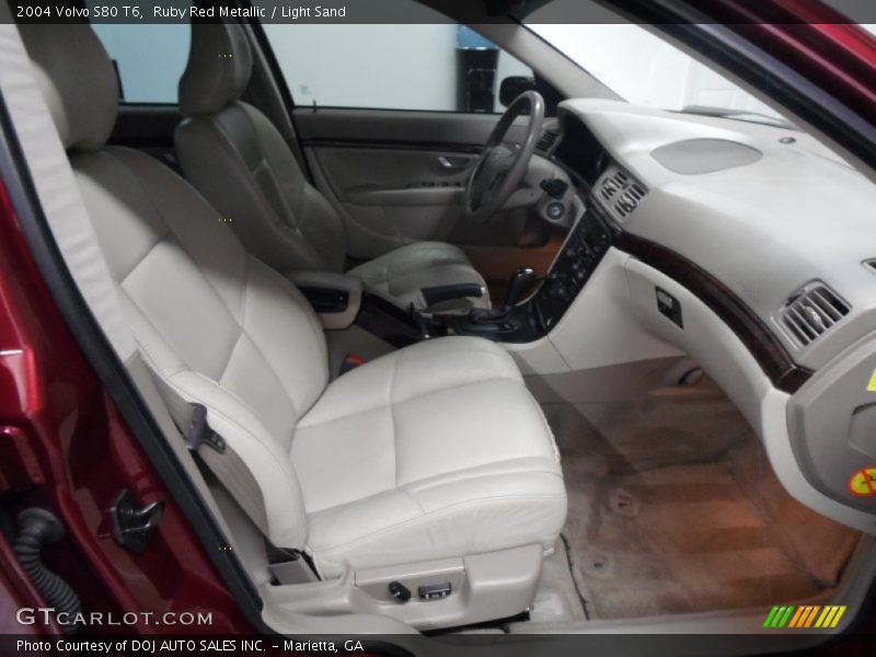 Ruby Red Metallic / Light Sand 2004 Volvo S80 T6