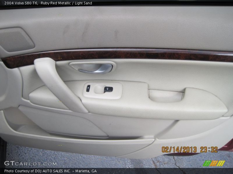 Ruby Red Metallic / Light Sand 2004 Volvo S80 T6