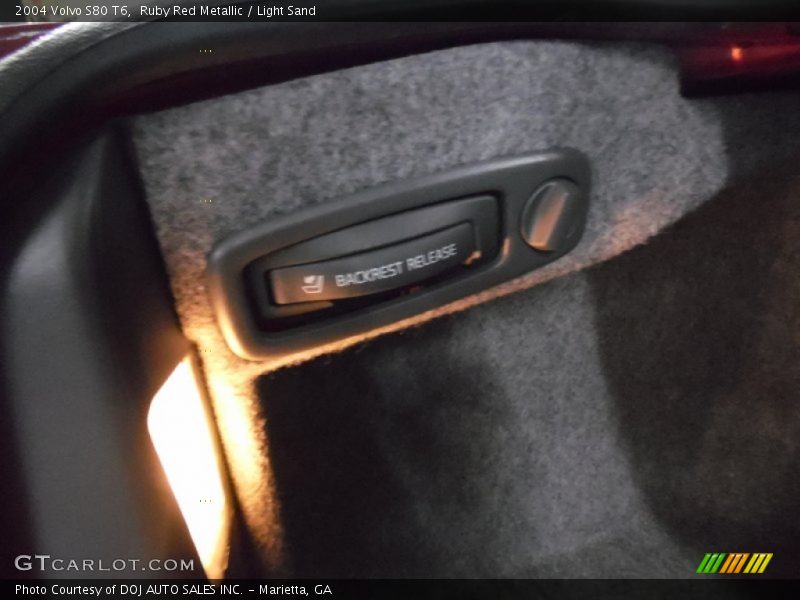 Ruby Red Metallic / Light Sand 2004 Volvo S80 T6