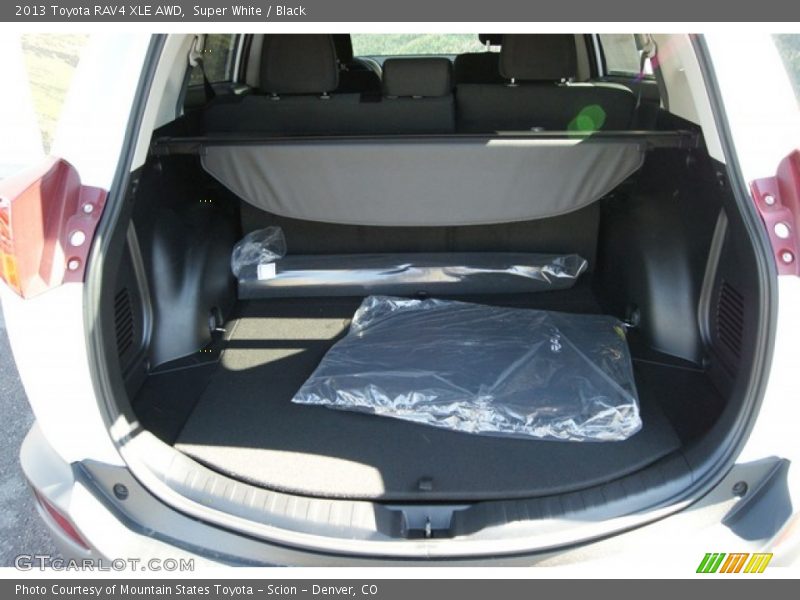 Super White / Black 2013 Toyota RAV4 XLE AWD