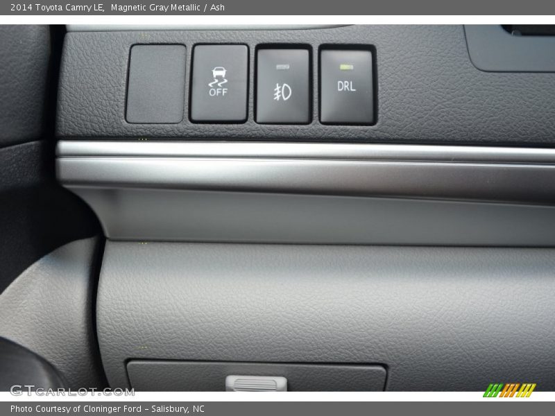 Magnetic Gray Metallic / Ash 2014 Toyota Camry LE