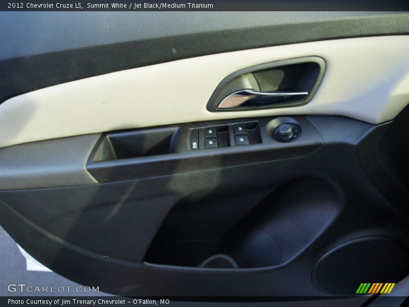 Summit White / Jet Black/Medium Titanium 2012 Chevrolet Cruze LS