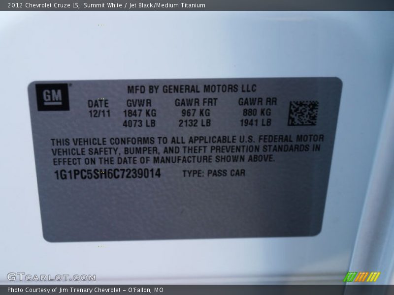 Summit White / Jet Black/Medium Titanium 2012 Chevrolet Cruze LS