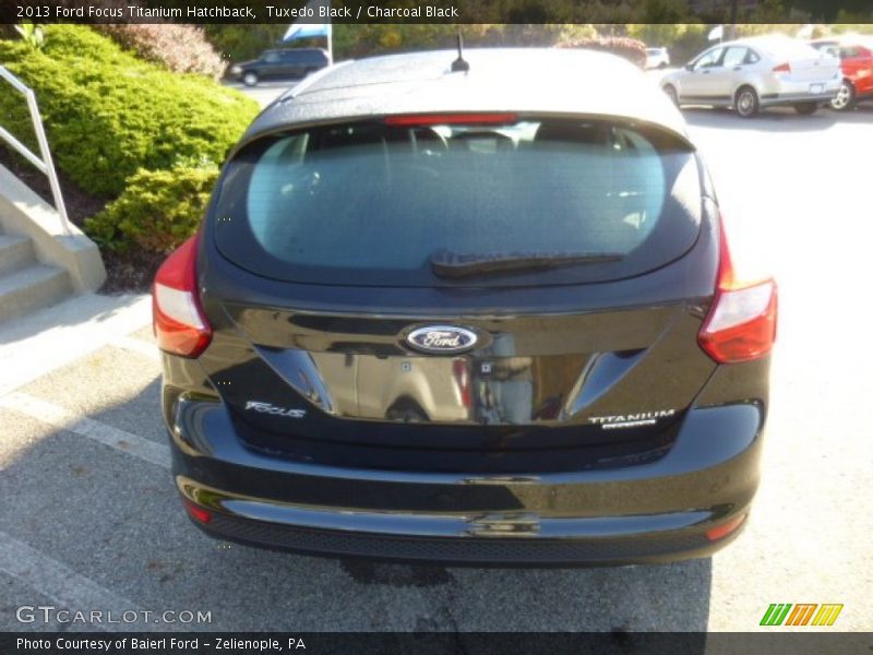 Tuxedo Black / Charcoal Black 2013 Ford Focus Titanium Hatchback