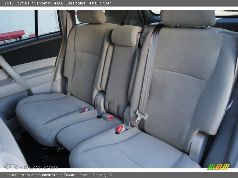 Classic Silver Metallic / Ash 2013 Toyota Highlander V6 4WD