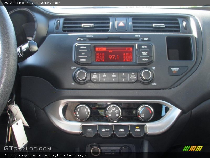 Clear White / Black 2012 Kia Rio LX