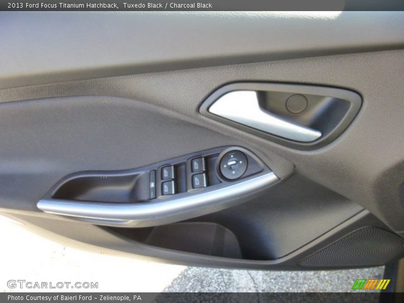 Tuxedo Black / Charcoal Black 2013 Ford Focus Titanium Hatchback