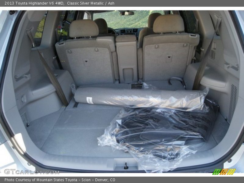 Classic Silver Metallic / Ash 2013 Toyota Highlander V6 4WD