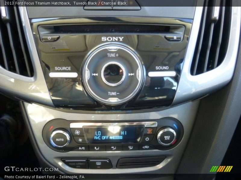 Tuxedo Black / Charcoal Black 2013 Ford Focus Titanium Hatchback