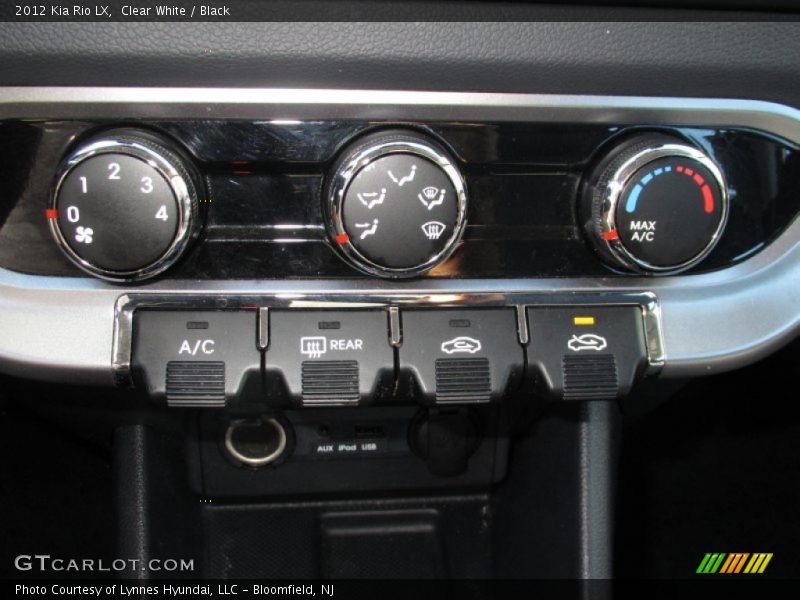 Clear White / Black 2012 Kia Rio LX
