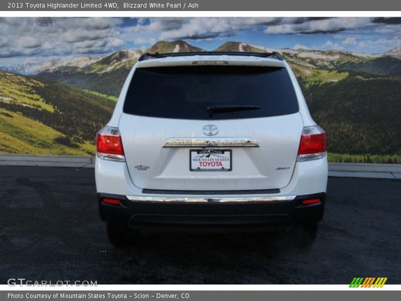 Blizzard White Pearl / Ash 2013 Toyota Highlander Limited 4WD