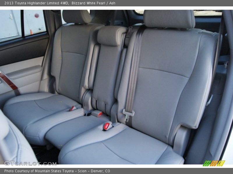 Blizzard White Pearl / Ash 2013 Toyota Highlander Limited 4WD