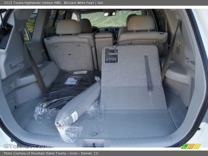 Blizzard White Pearl / Ash 2013 Toyota Highlander Limited 4WD
